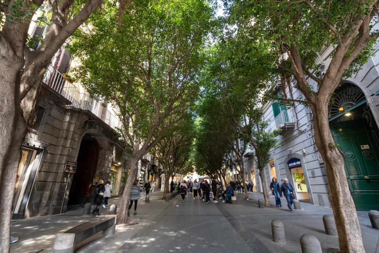 Appartamento Elegante Con Terrazzino Nel Centro Di Napoli Exterior foto